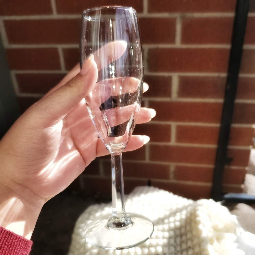 One lonely champagne flute